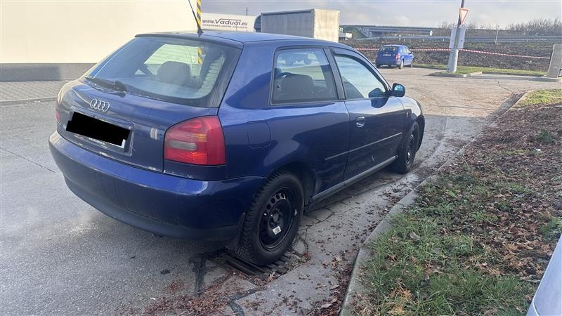 Audi A3 1.6 benzin, nová STK - 6