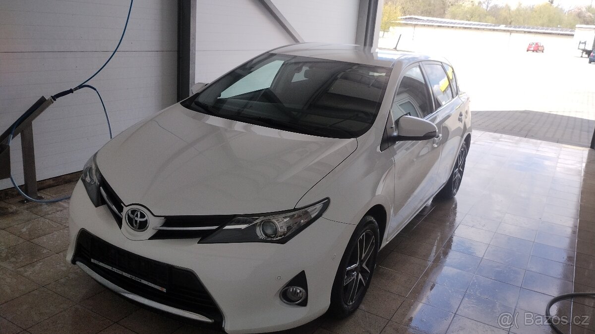 Auris 1.6 - 6
