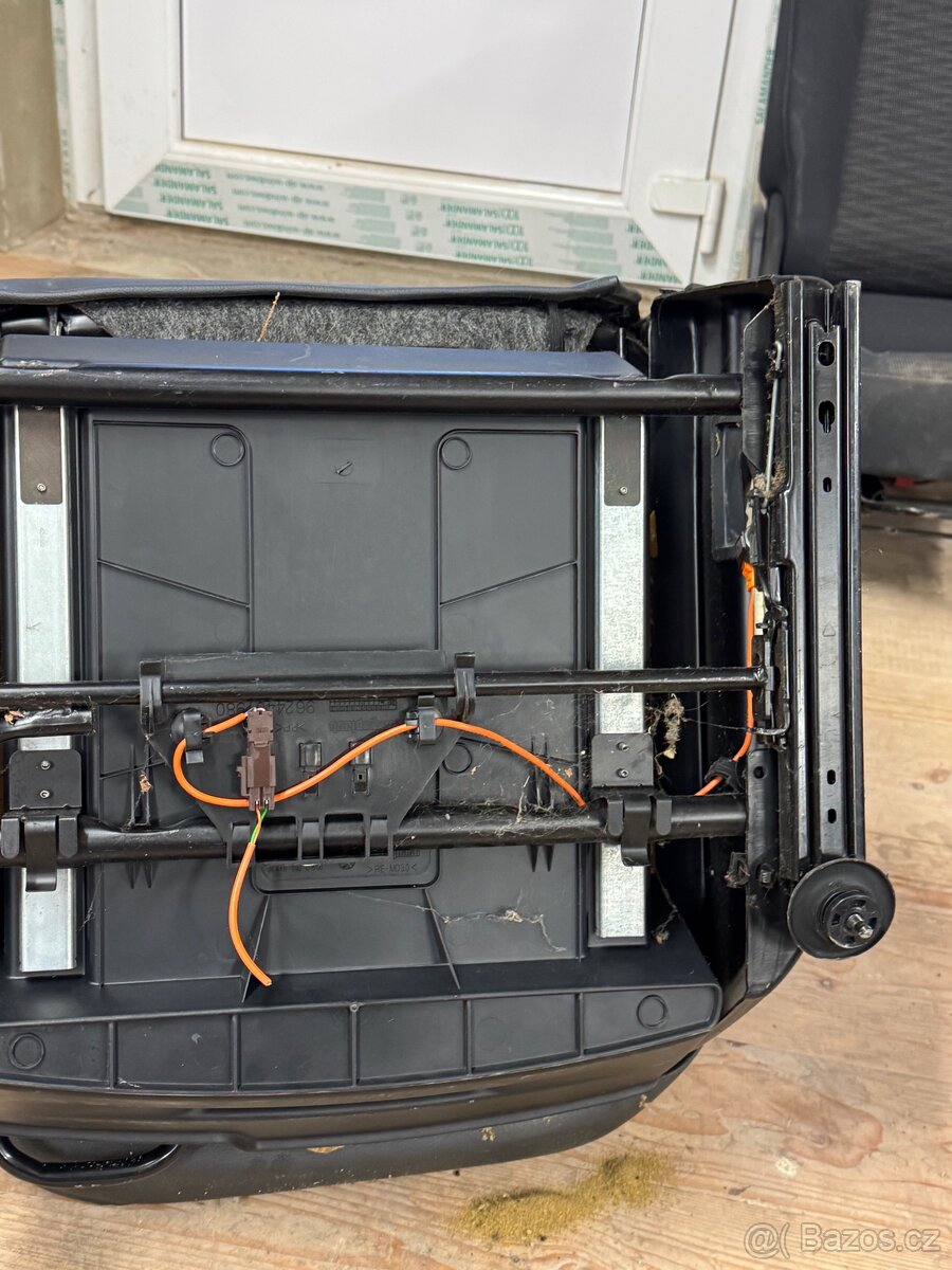 Citroen Berlingo, řidičova sedačka - 6