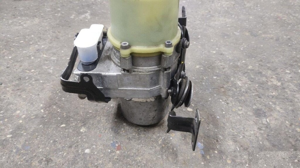 Proace Spacetourer Traveller Jumpy Vivaro - Servo čerpadlo - 6