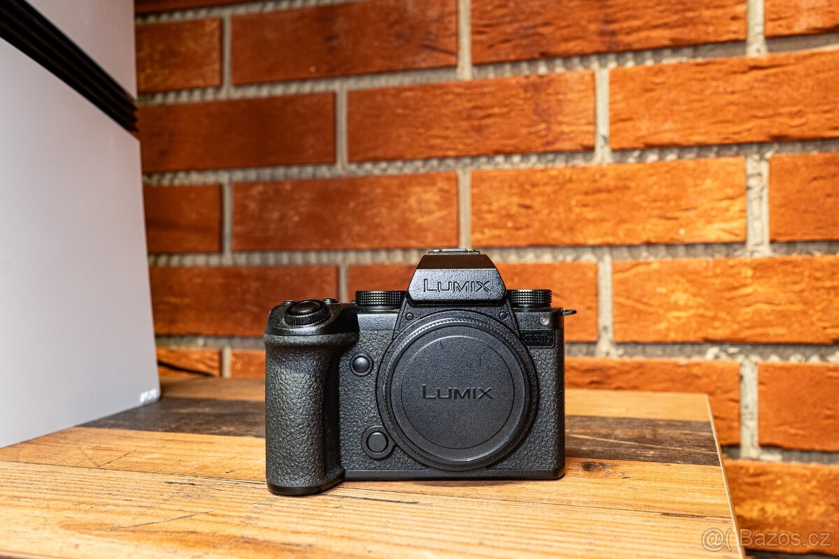 Lumix S5IIX + SmallRig “Black Mamba” - 6