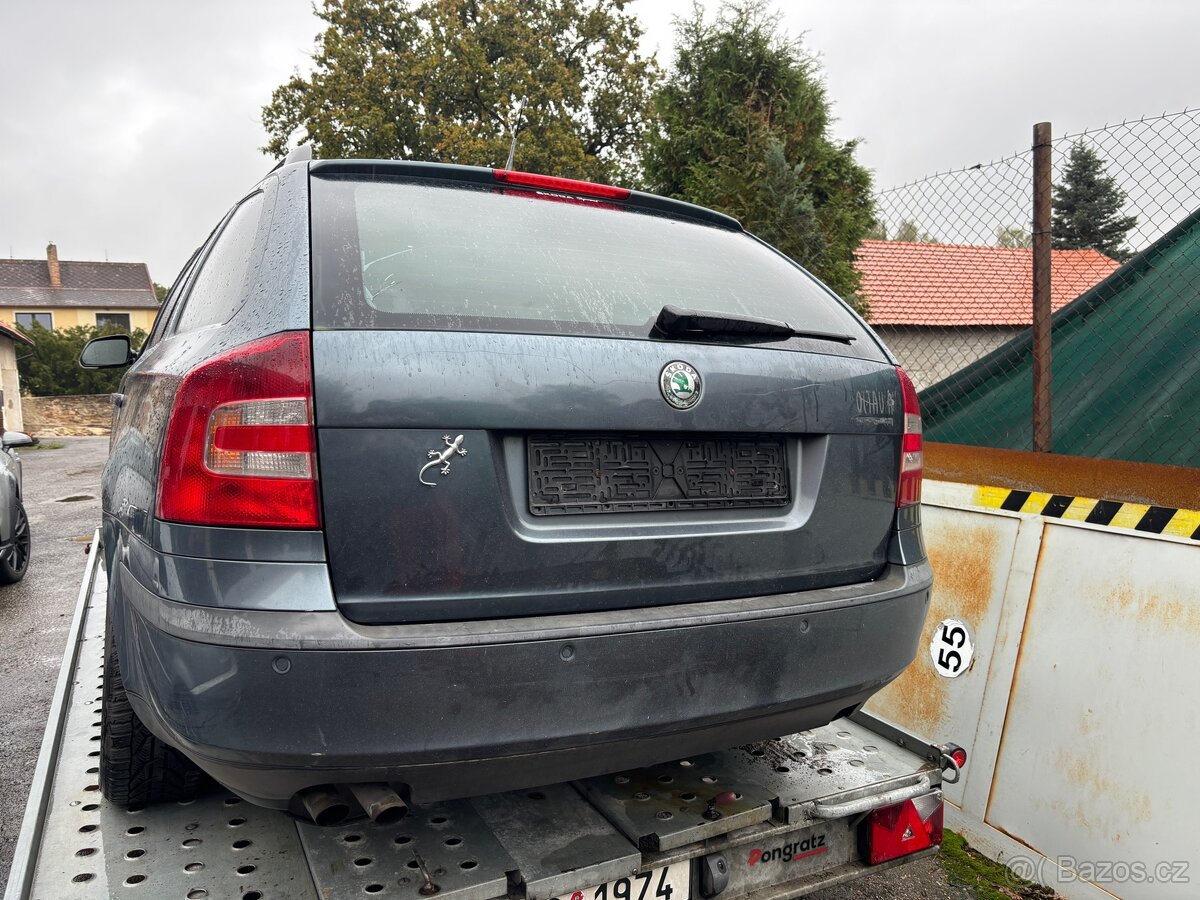 Škoda Octavia 2 combi zadní nárazník - 6