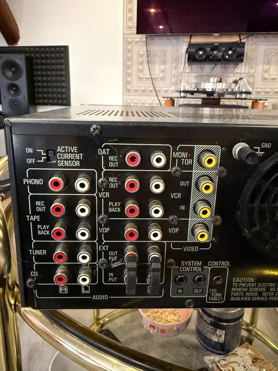Zesilovač Technics - 6