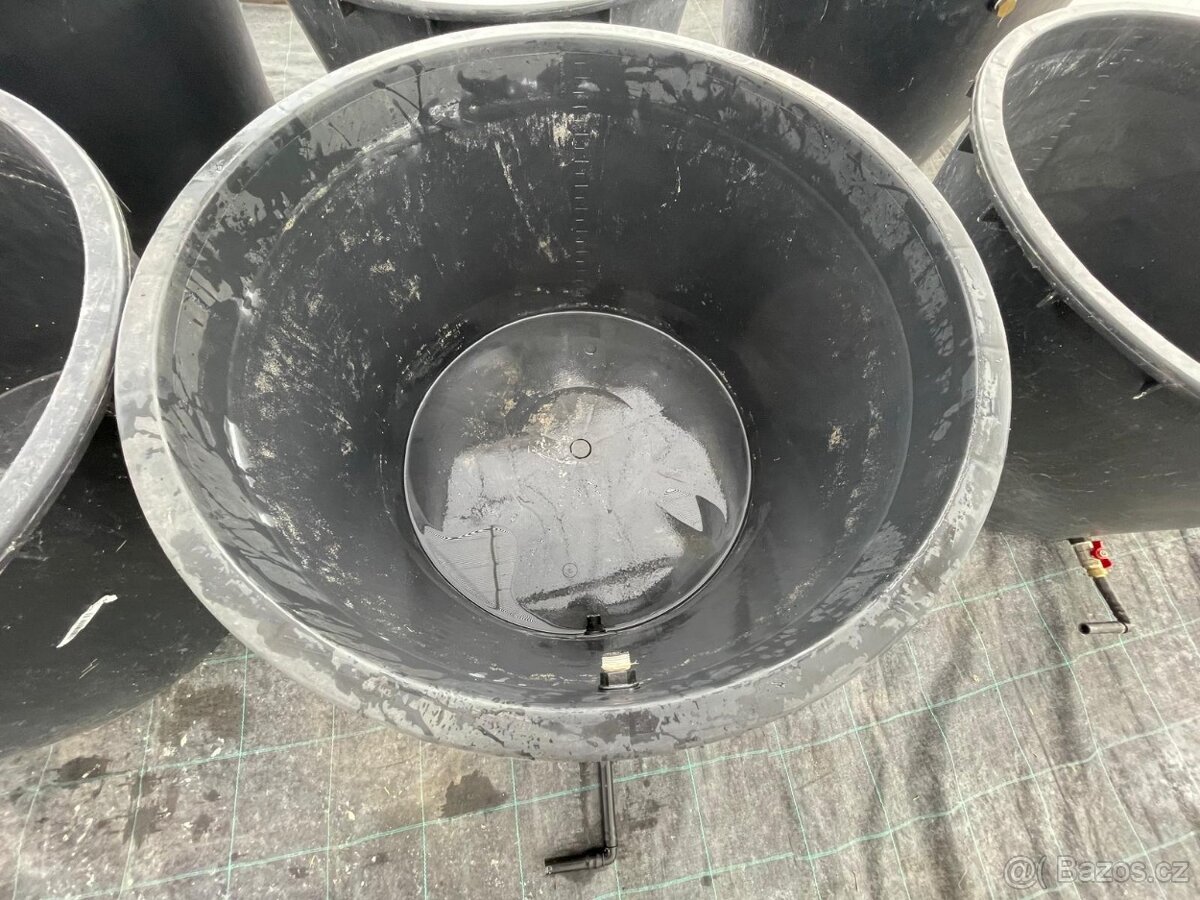 Káď plastová 285l černá s výpustným kohoutem - 6