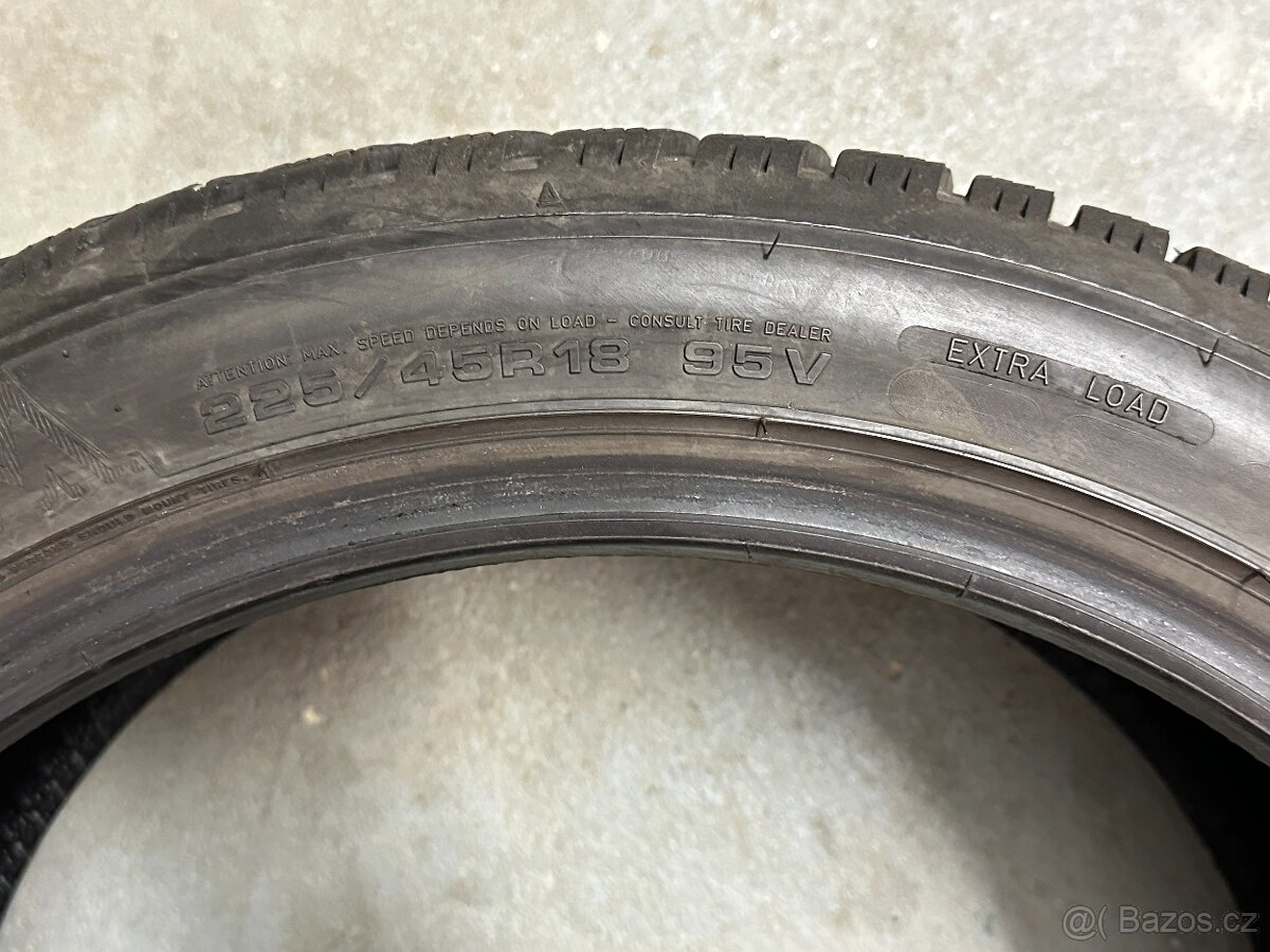 2 ks zimní pneu 225/45/18 Dunlop Winter Sport 5 - 6