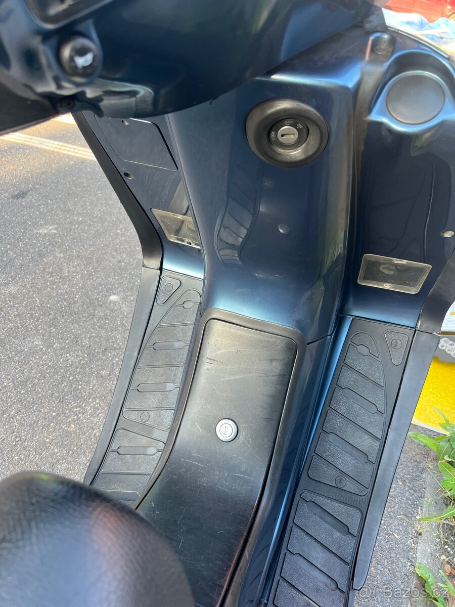 Prodám Piaggio Hexagon LX4 125 4T 125 ccm, r.v. 1999 - 6