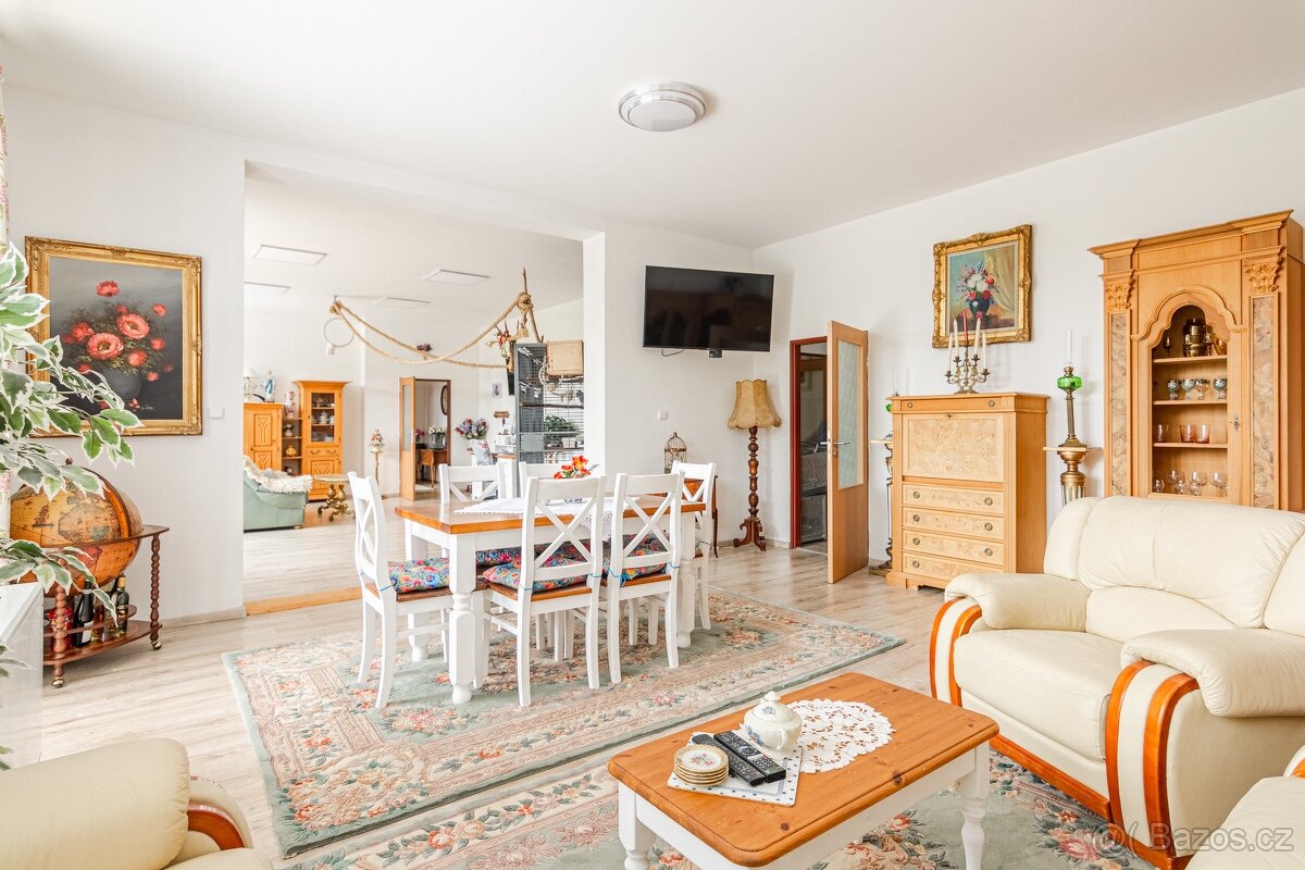 Prodej rodinného domu 358 m², pozemek 1 315 m² Slabce - 6