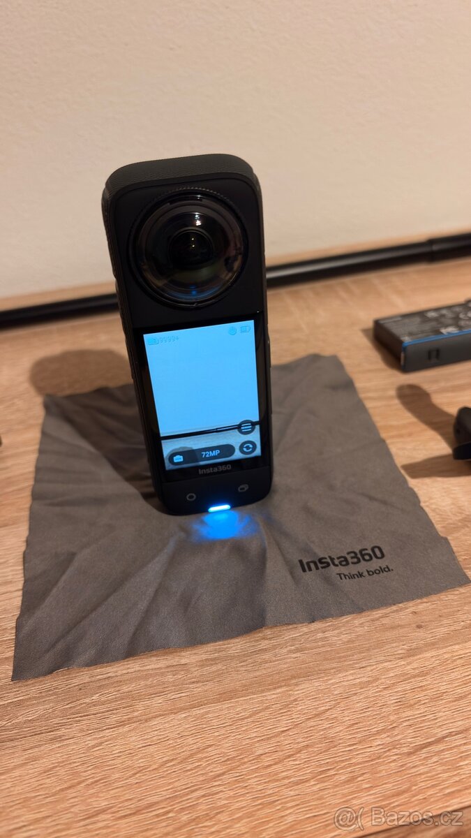 Insta 360 X4 + příslušenctví - 6