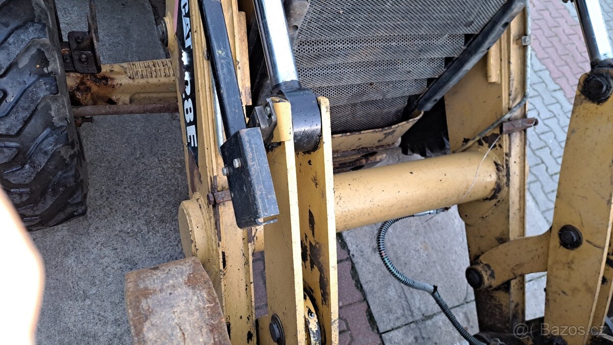 Traktorbagr Caterpillar 428E - 6