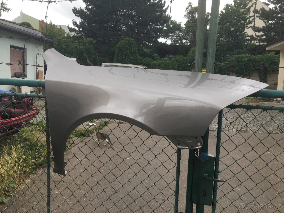 Levy pravy blatnik Škoda Octavia 2,II, barva 9202 kapučíno - 6