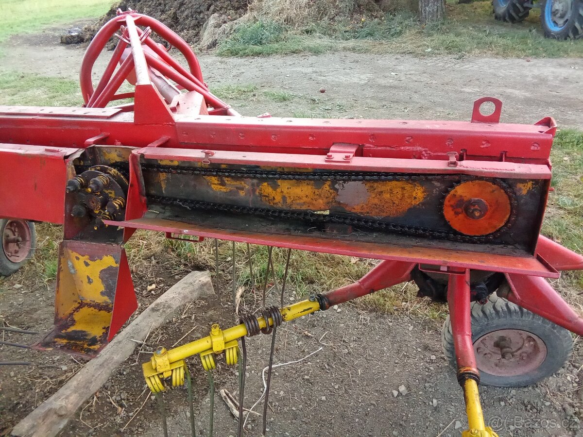 Shrnovač sena 3,8 m - 6