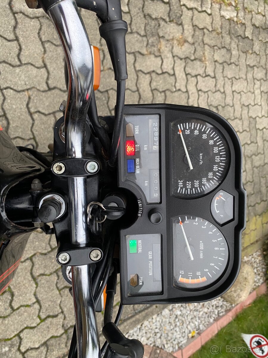 Suzuki gsx 750 e - 6