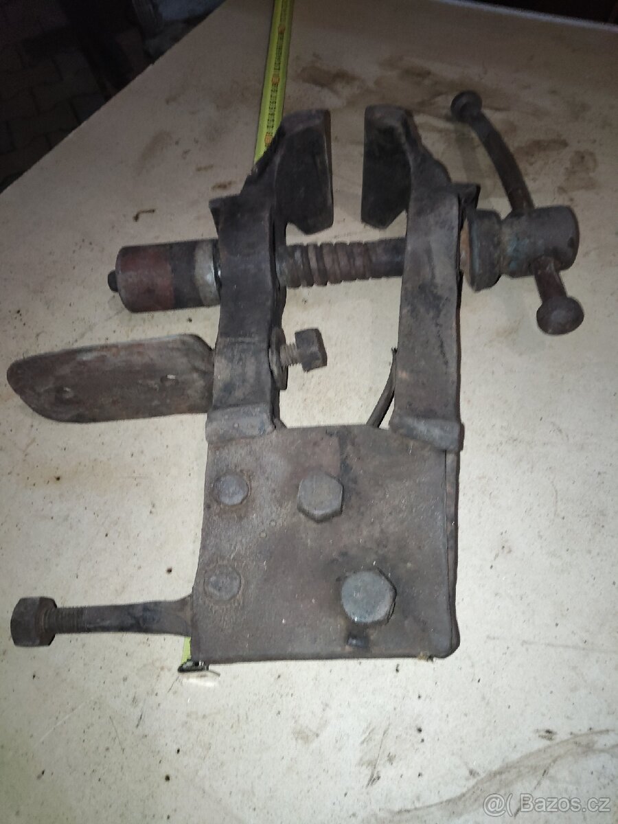 Větší kovářský svěrák - 6