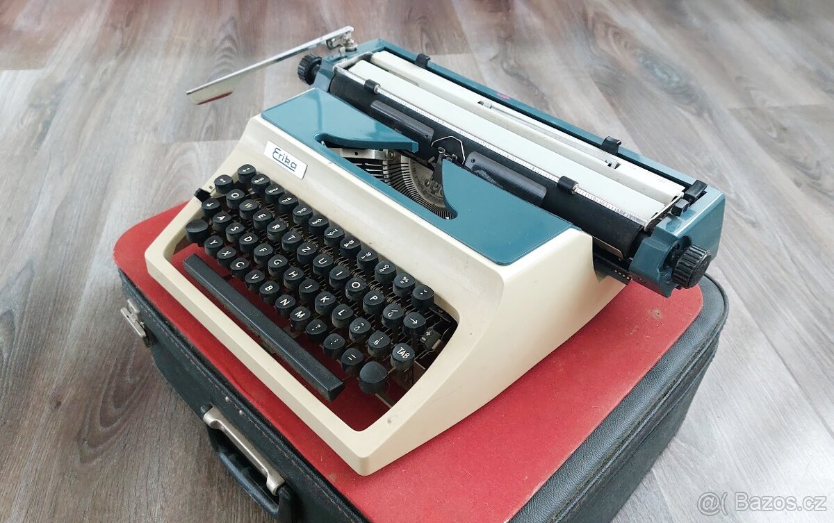 RETRO Kufříkový psací stroj Erika - 6