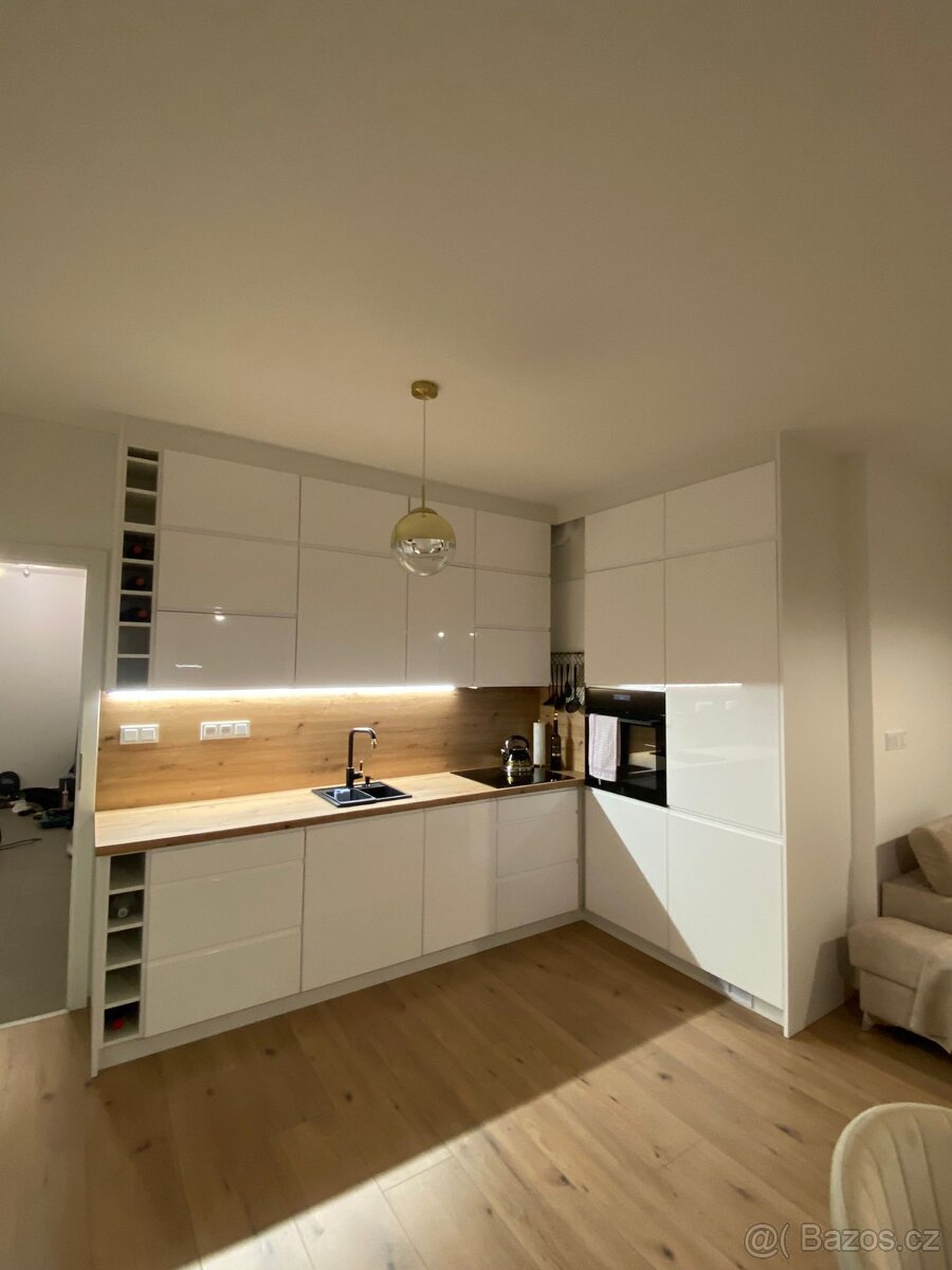 Vzorková kuchyňská linka - sestava bezúchytková Aspen - 6