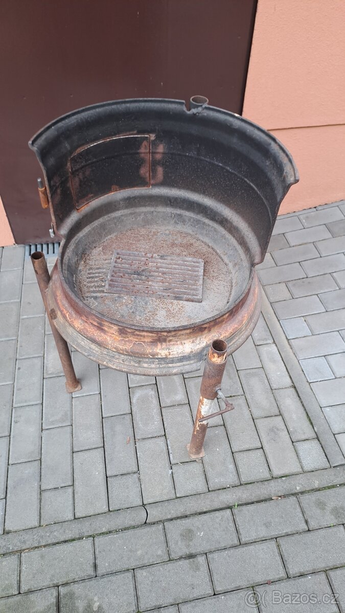 Kotlík, ohniště, gril - 6