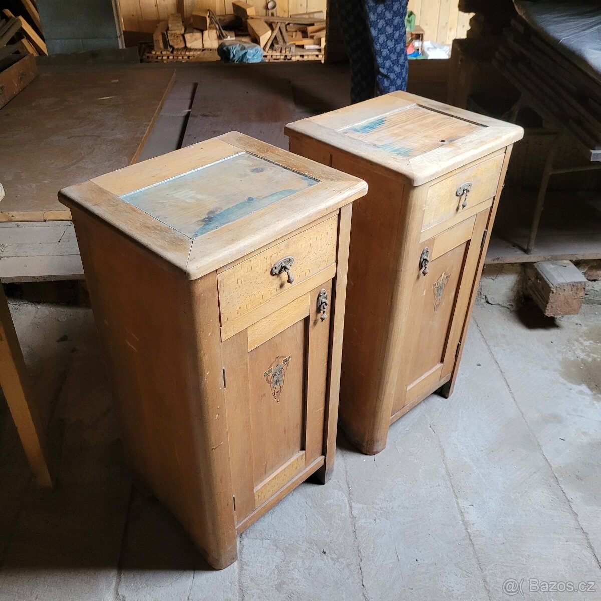 Staré noční stolky - 6