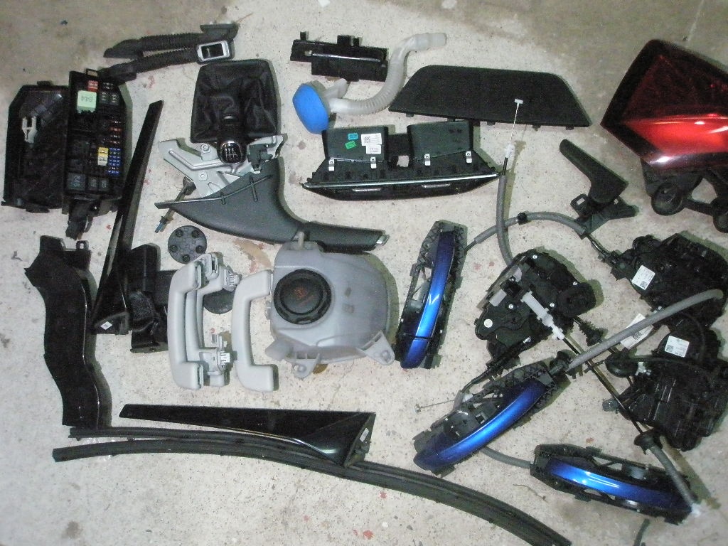 Díly 2021 - 23 držáky Ř. j pro rozpoznání mrtvého u. 2 kusy - 6