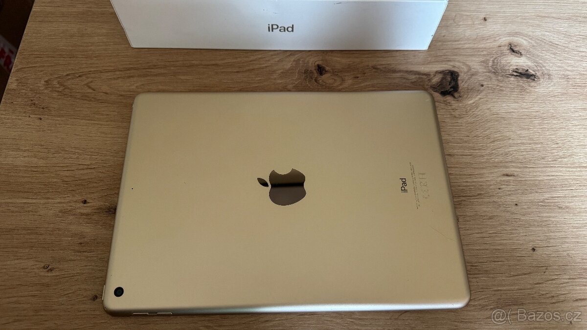 Apple iPad 7 32GB, příslušenství, 2600Kč - 6