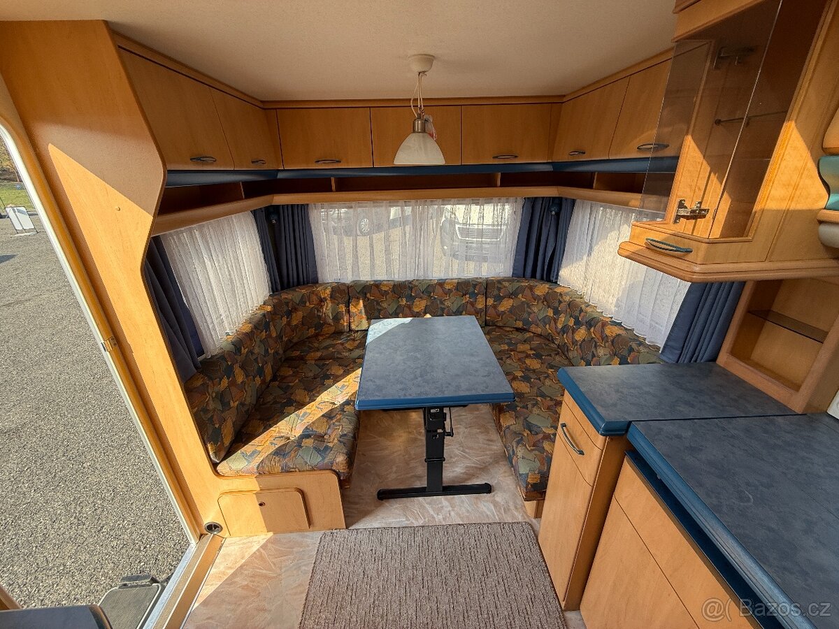 Karavan Hobby 540, markýza, 4 osoby - 6