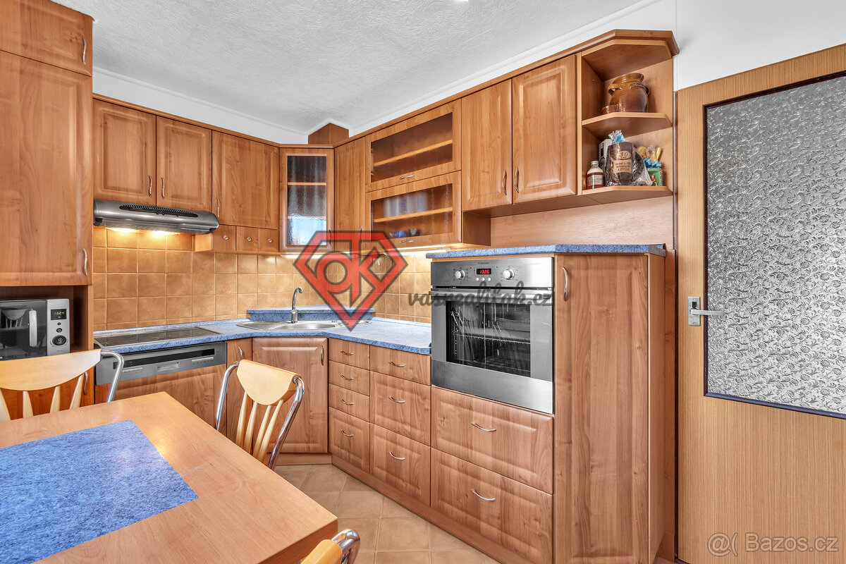 PRODEJ - byt 3+1 v Trnově - 6