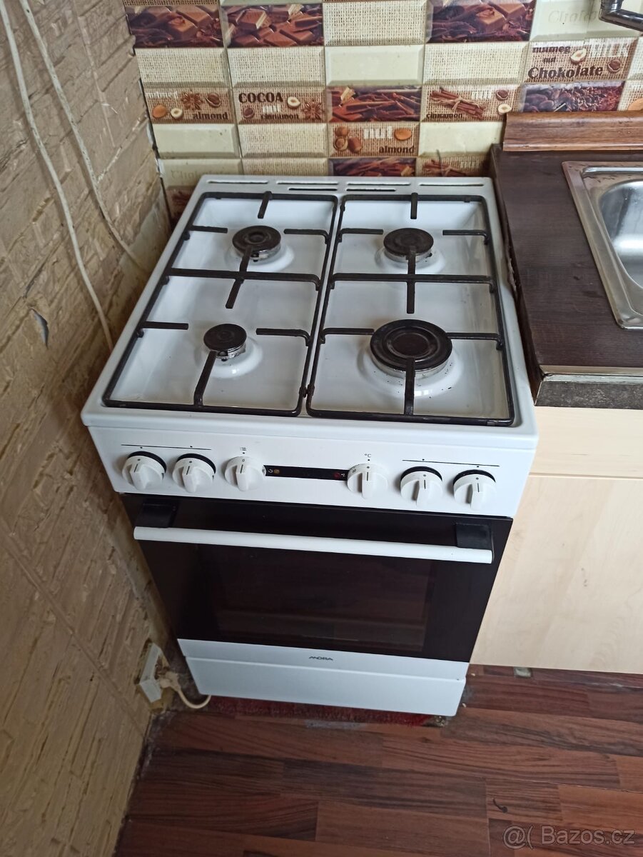 Pronájem bytu 2+1, 54 m², Borová 5156 - 6