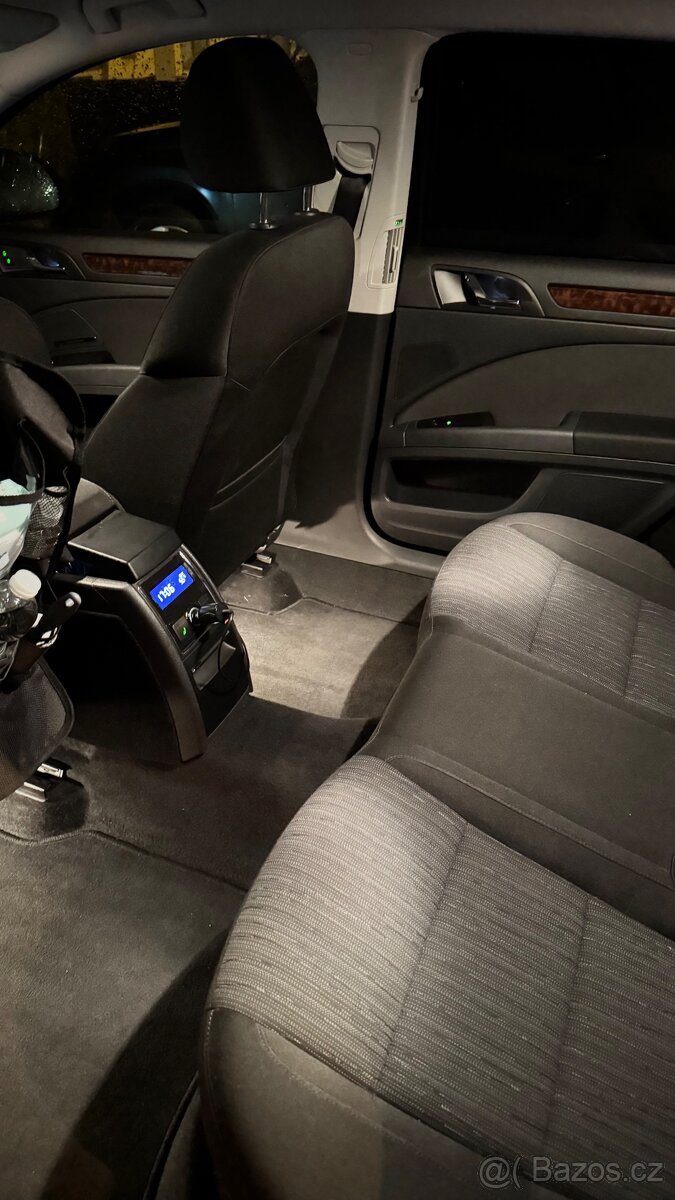 ŠKODA SUPERB 1.8 TSI • 118 kW • 2014 • Facelift • Sedan - 6