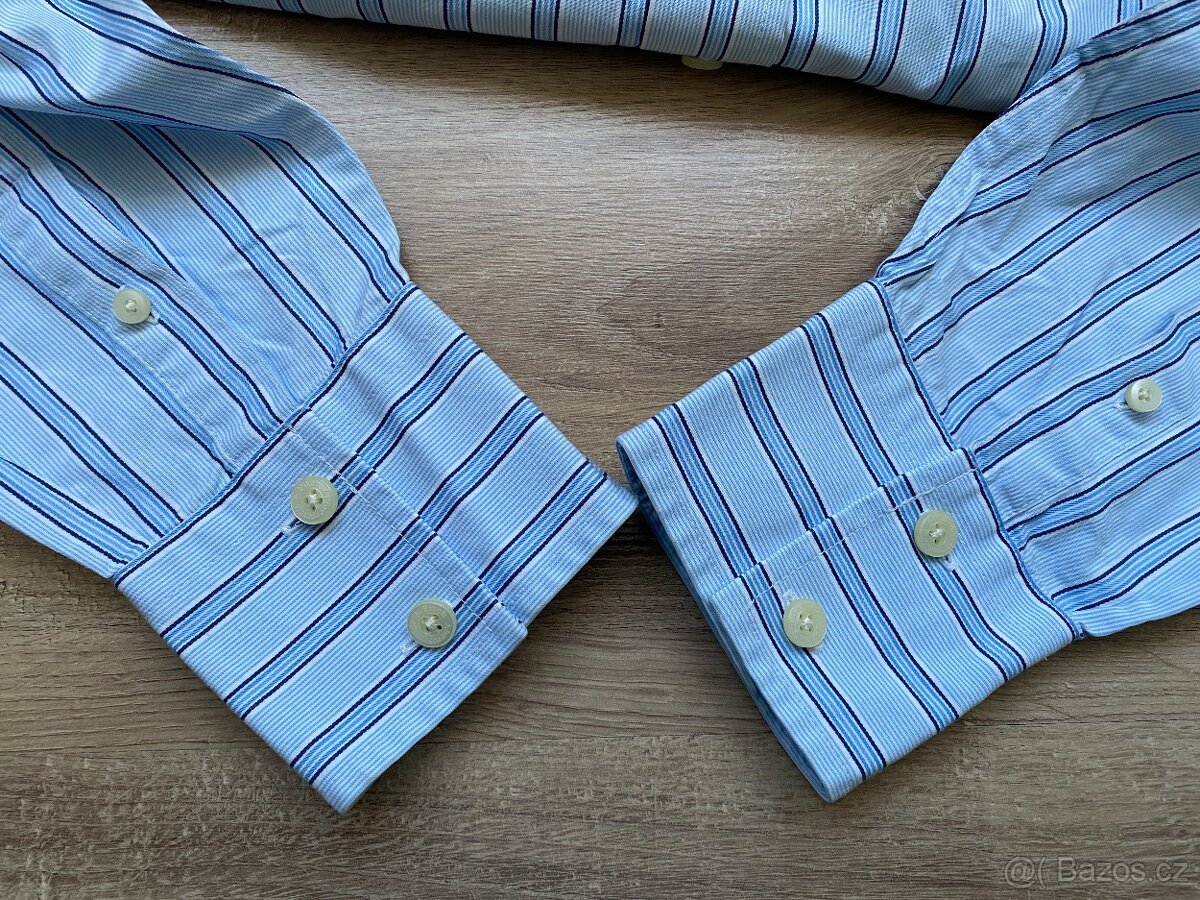 Košile zn. A&F vel. M - 6