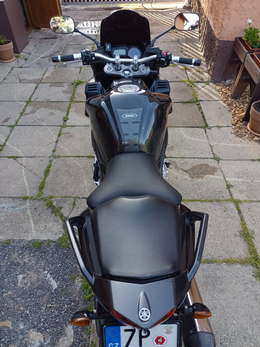 Yamaha FZ1 - 6