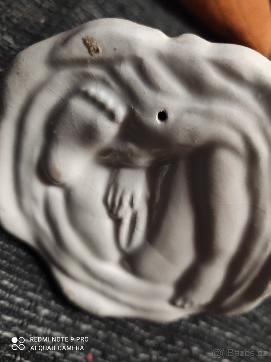 Porcelánová soška jeptiška necudná - 6