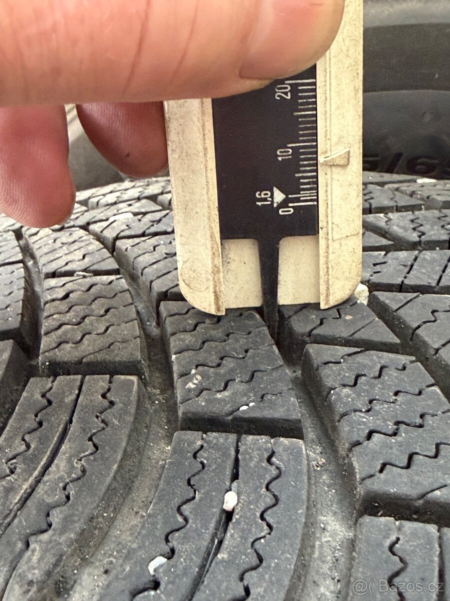 Zimní pneu Nexen 215/65 R16 - 6