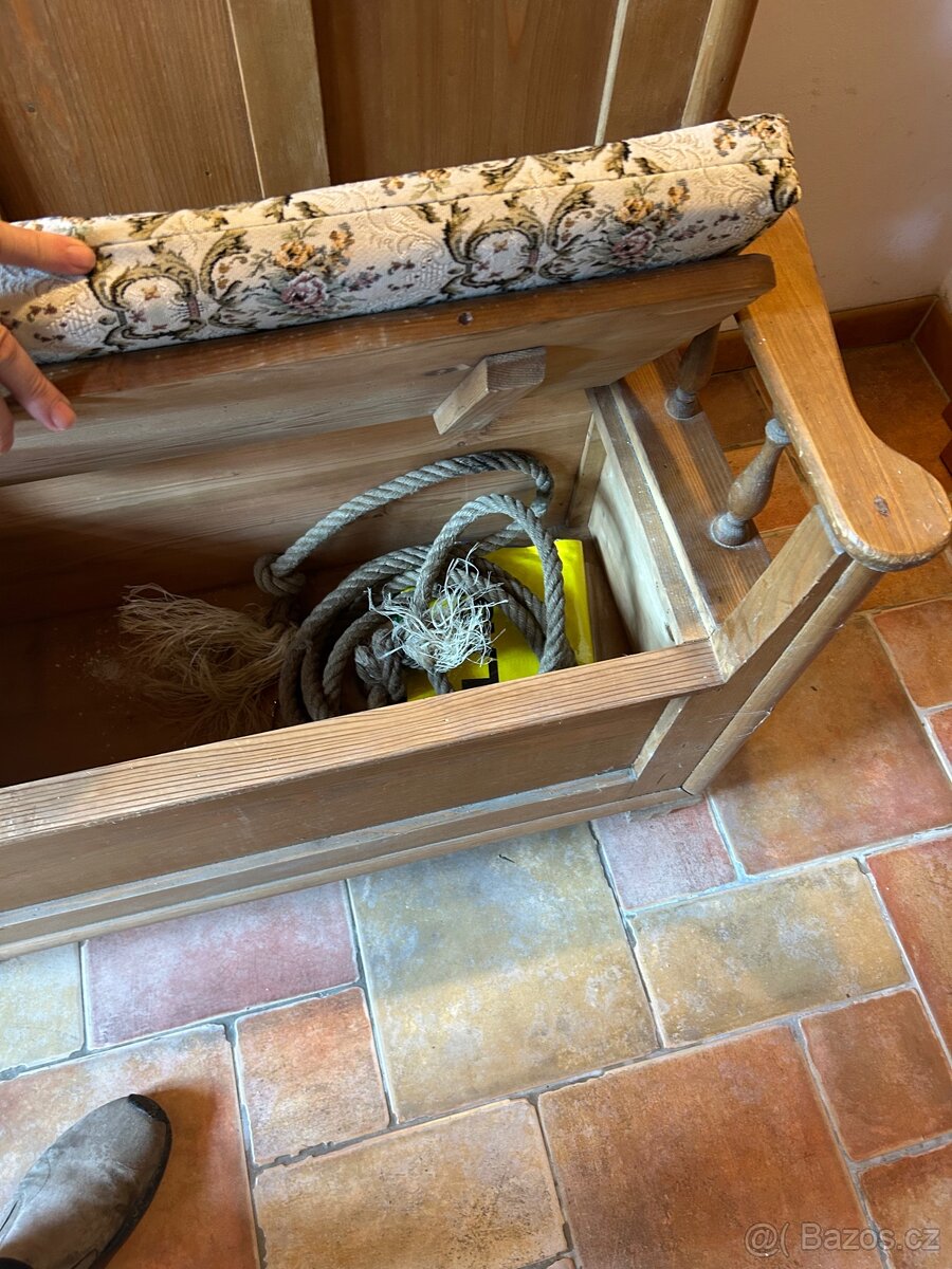 Předsíň, věšak - 6