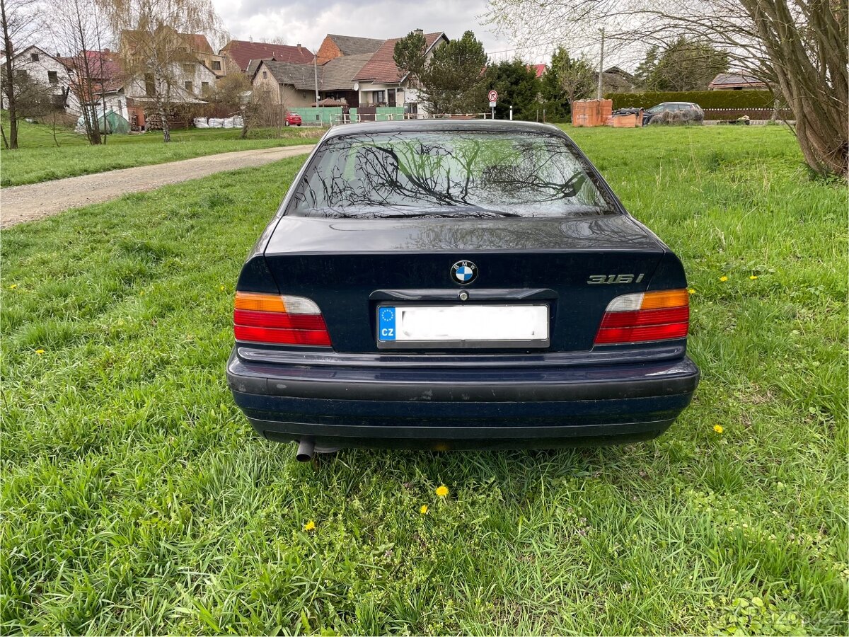 BMW 316i e36 coupe - 6