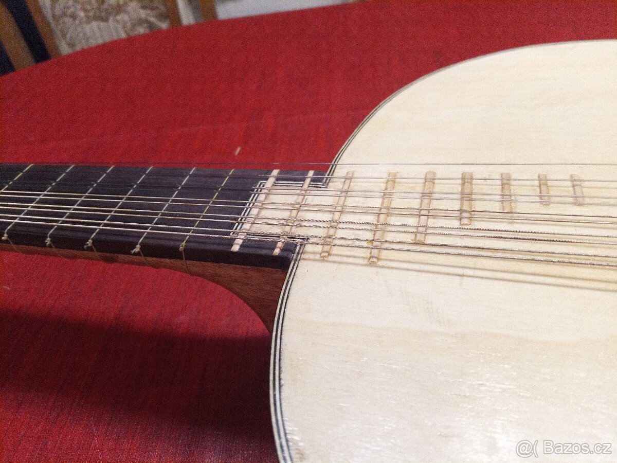 barokem inspirovaná kytara - 6