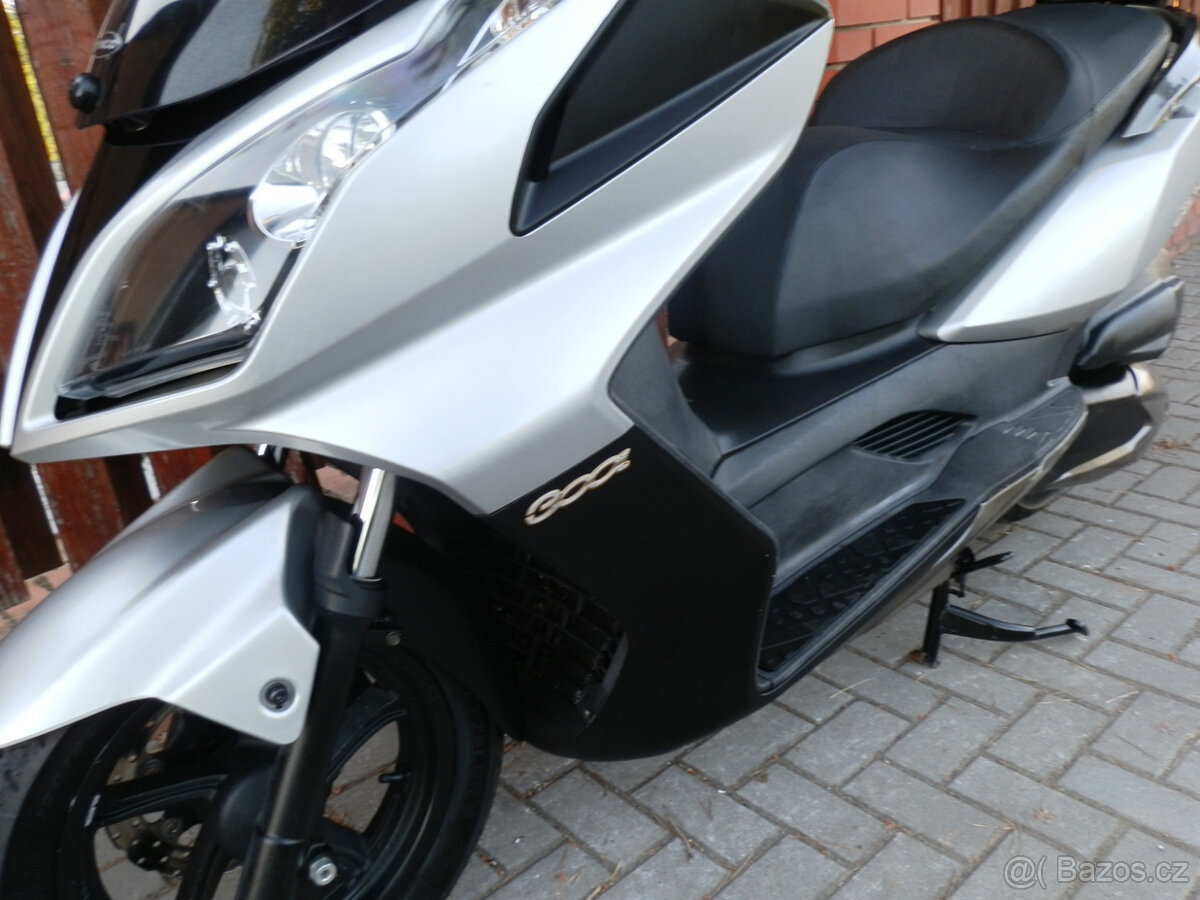 Kymco Downtown 300i - 6