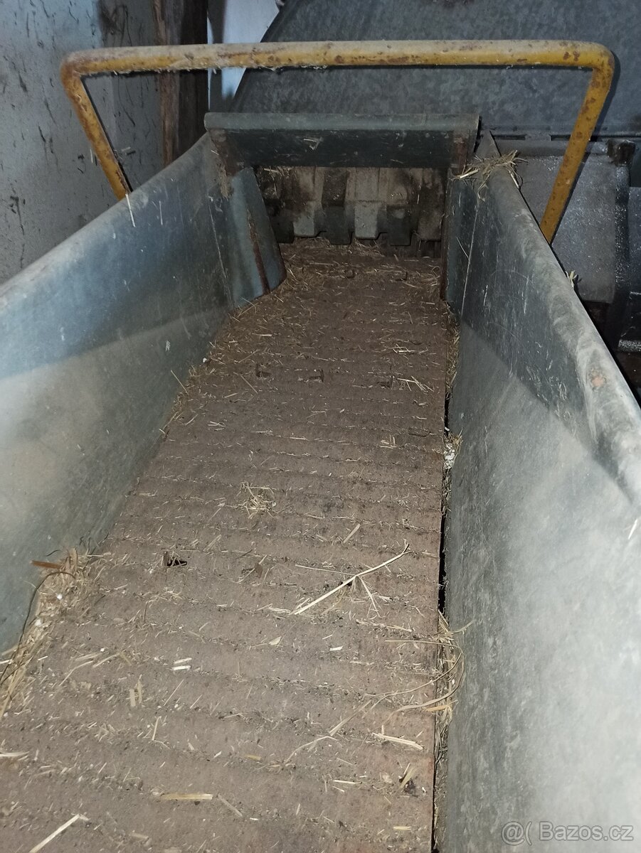 Historická řezačka píce, slámy - 6