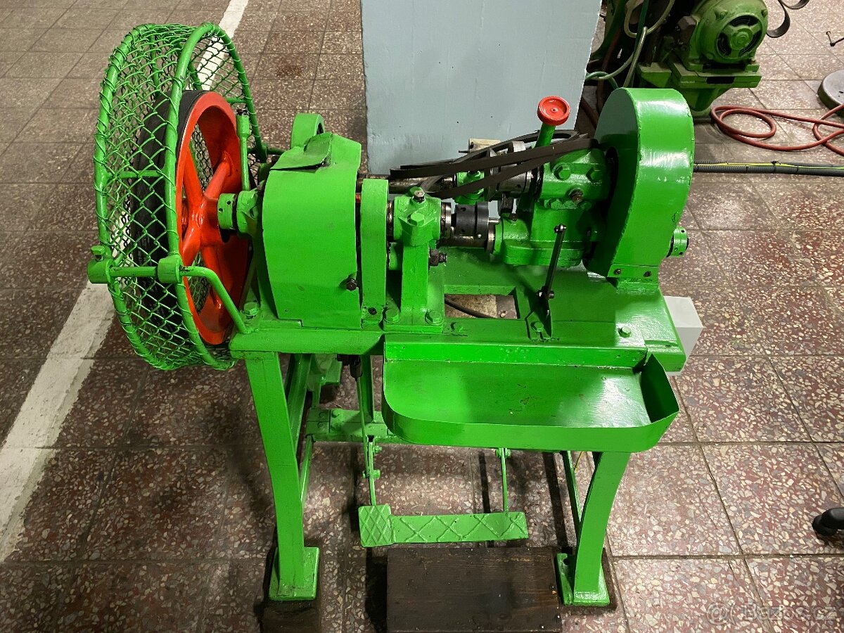 FUNKČNÍ EXCENTRICKÝ LIS - 2,8 kW, NOŽNÍ , PRŮMYSLOVÝ - 6