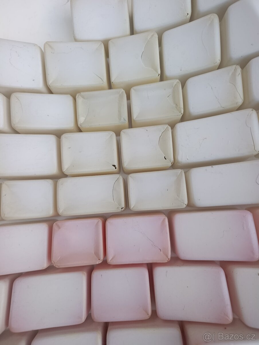 Kinder polička na hračky kinder vajíčko - 6