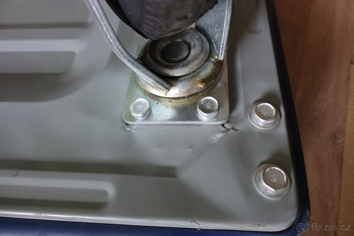 Plošinový manipulační vozík - 6