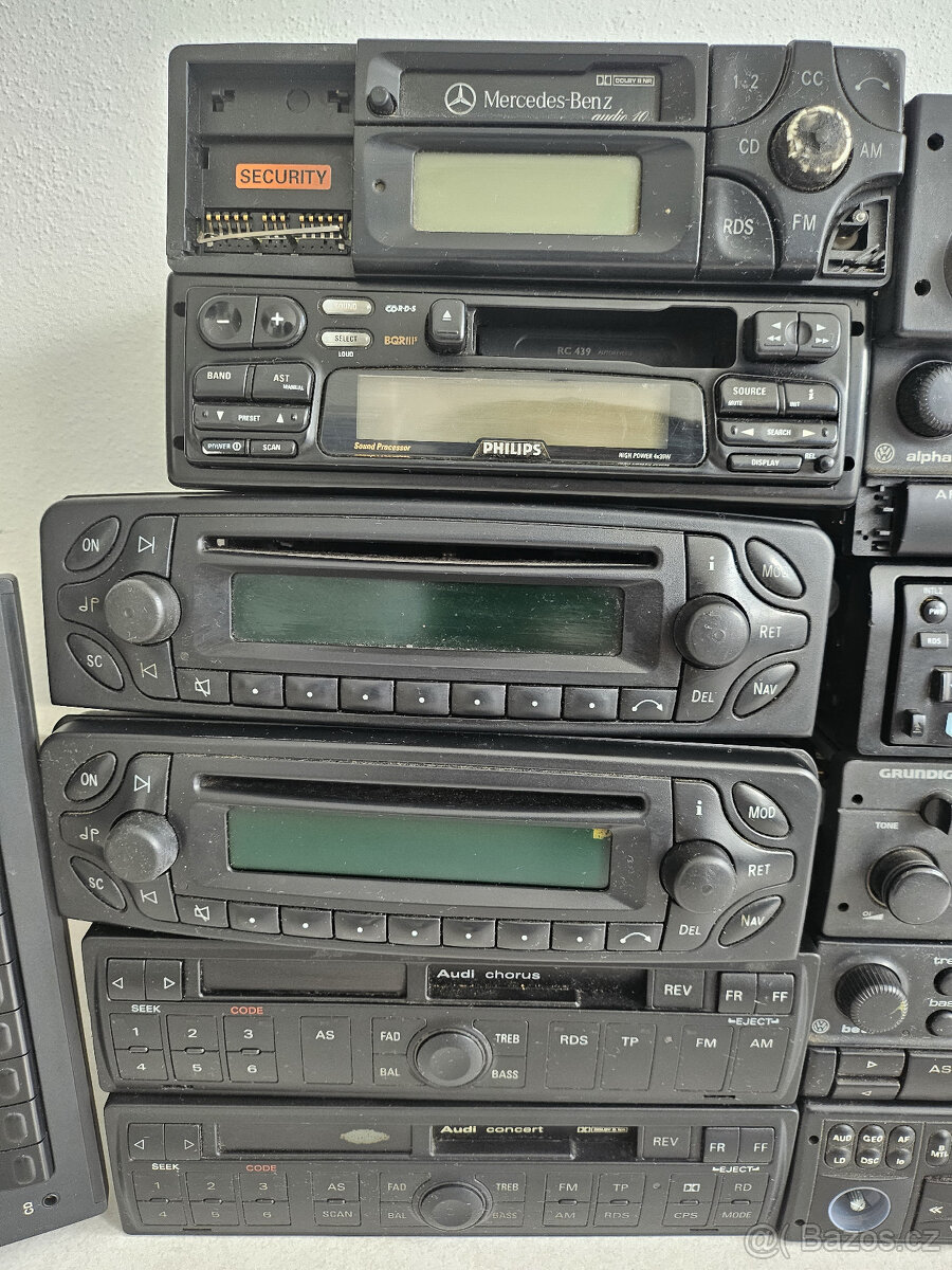 31 ks - STARÁ AUTORÁDIA - OLDTIMER - BLAUPUNKT - SBÍRKA - 6