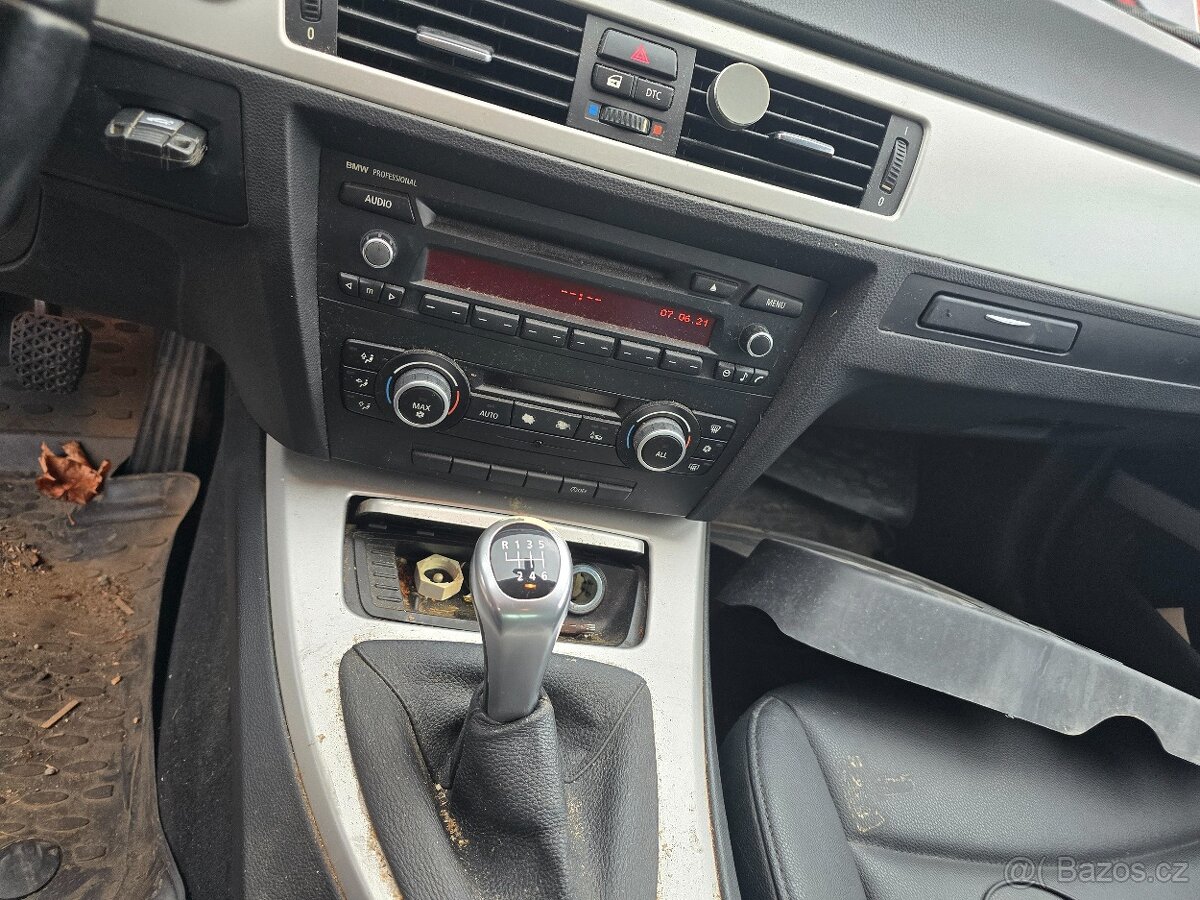 BMW E91 ,E90 318d r.2010 facelift na ND - 6