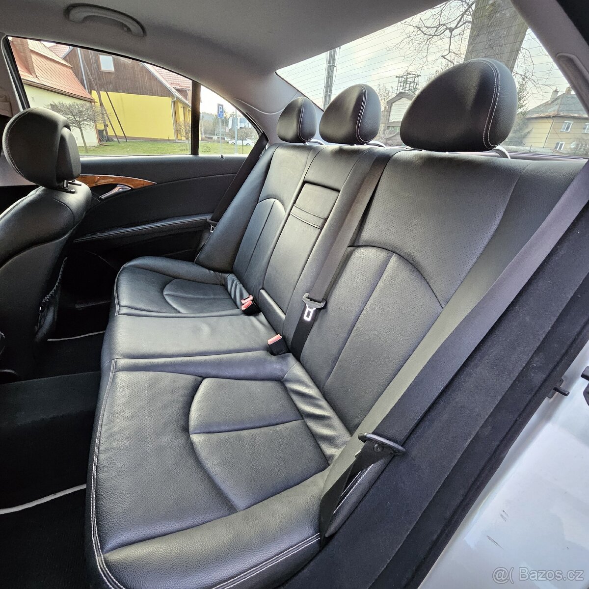 Mercedes-Benz E200 - 6