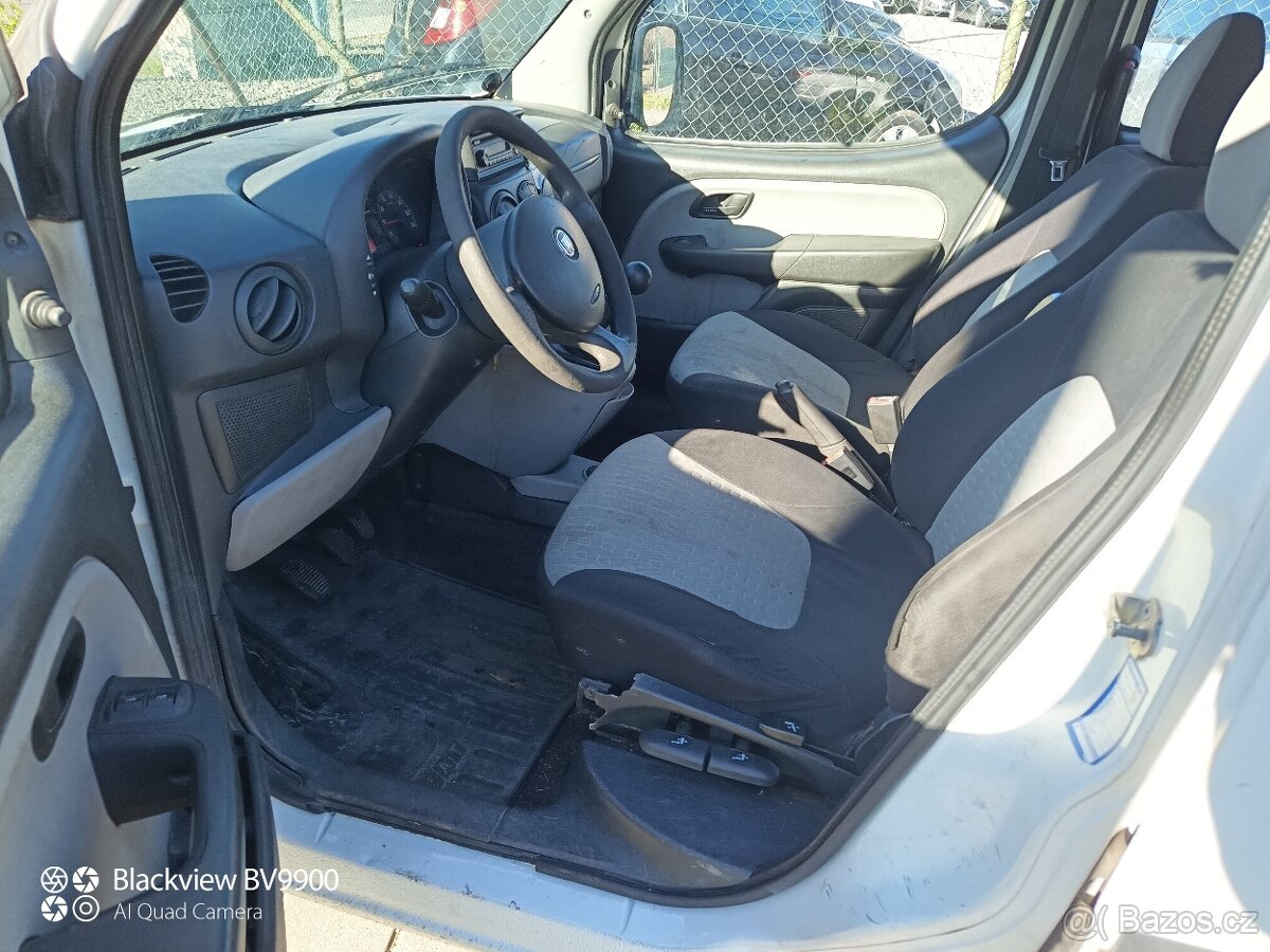Fiat Doblo Cargo 1.9 JTD 77 kw 5 MÍST,R.V 2009,STK 11/2027. - 6