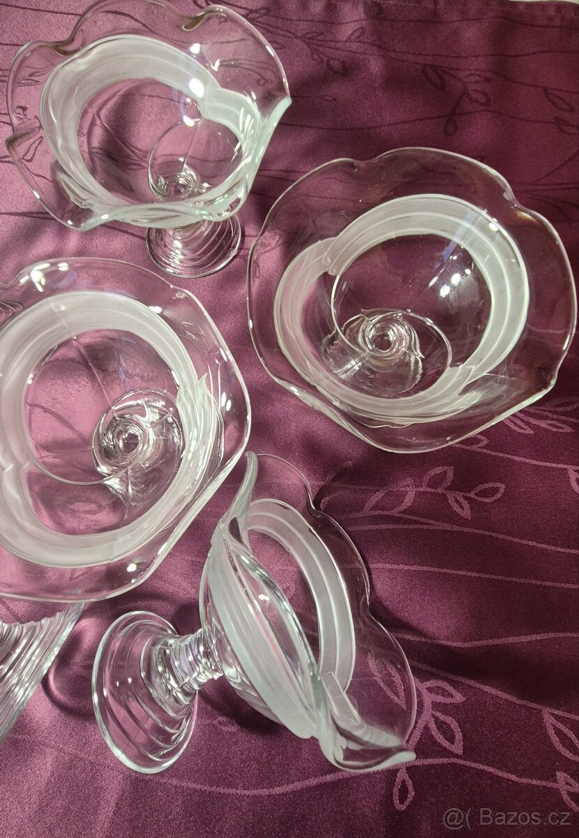 Skleněná miska na servírování - 6