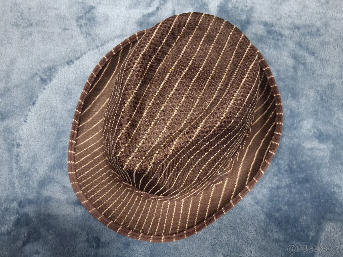 Divadelní klobouky. - 6