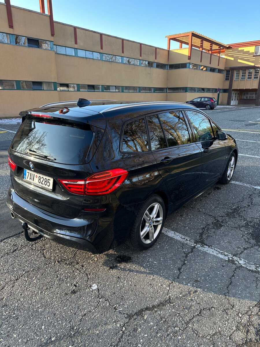 BMW 218i GRAN TOURER - 6