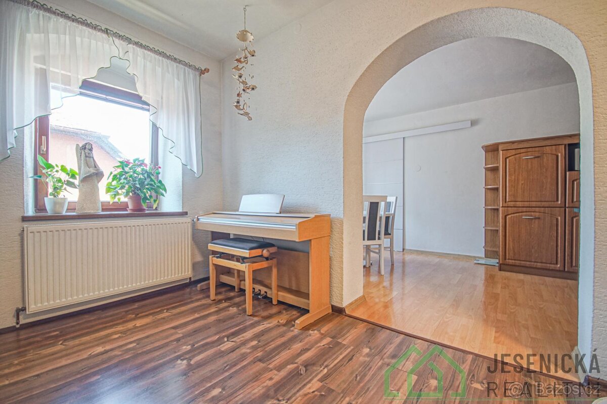 Prodej rodinného domu s obchodním prostorem ve městě Žulová - 6