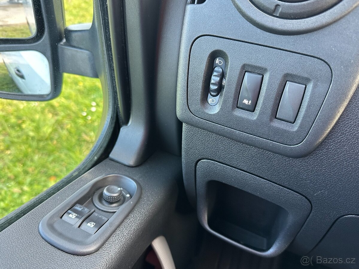 Renault Master 2.3DCi/96kW ČR L3H2 2.Maj. r.v. 2018 - 6