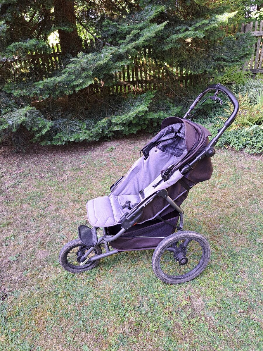 Kočárek X-lander a Maxi-cosi autosedačka Cabrio-fix s bází - 6