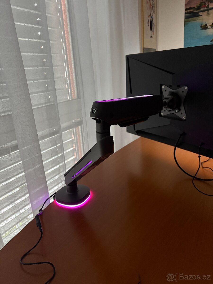 RGB stolní držák pro monitor 17" - 32" - 6